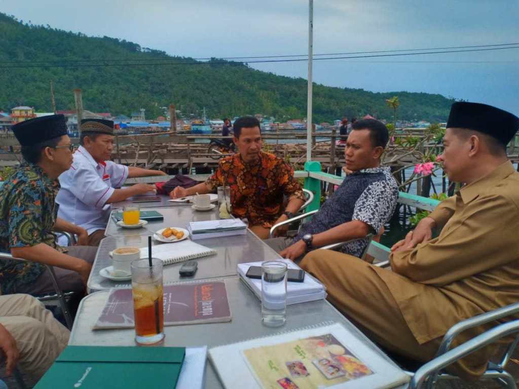 Rapat KAHMI KKA dengan Kakan Kemenag KKA. (yudi/haluankepri.com)
