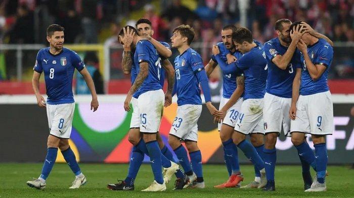 Para pemain Italia usai mencetak gol. (internet)