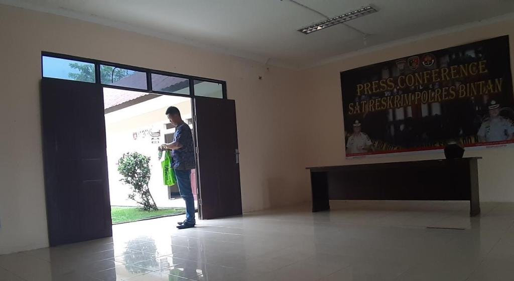 Ko Ming, warga Tanjungpinang di Polres Bintan, Selasa (5/11/2019) siang. (oky/haluankepri.com)