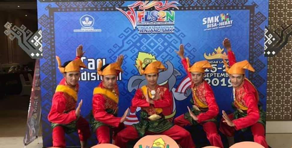 Salah satu peserta tari dari sekolah di Batam yang kerap menjuarai tingkat nasional dalam ajang FLS2N. Kegiatan FLS2N merupakan ajang bergensi bagi para siswa untuk berebut bisa mewakili ketingkat nasional. (IST)