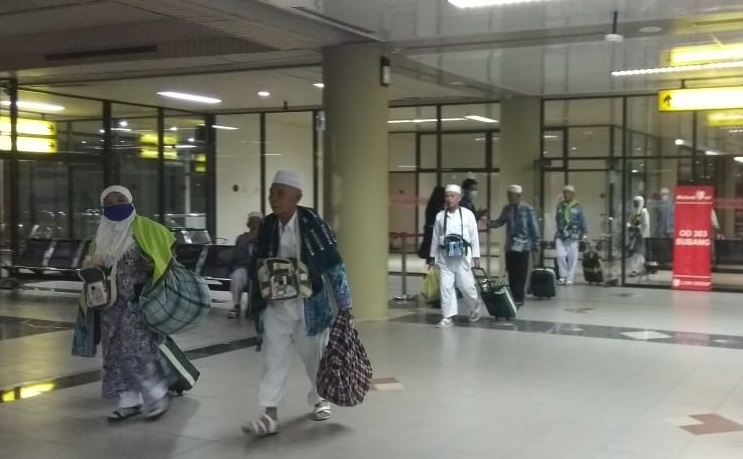 Jamaah haji asal Jambi saat tiba di Bandara Hang Nadim, Batam. (istimewa)