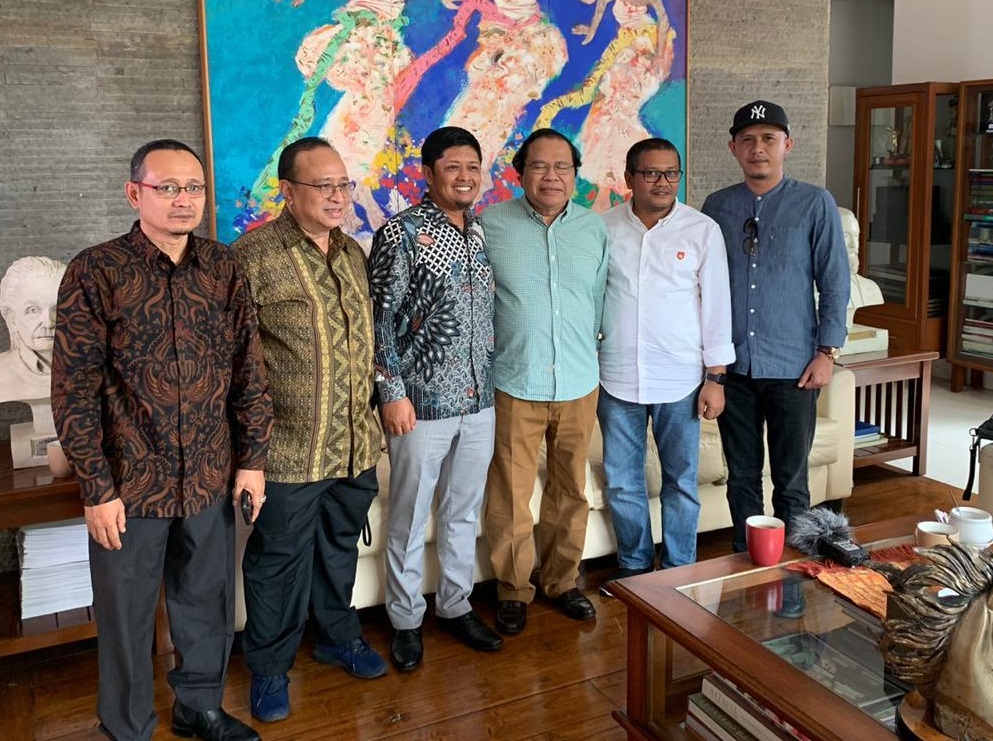 Erwan Bachrani, Sekretaris ASPRINDO Kepri dan Ketua DPW ASPRINDO Kepri, Yuhendri SE didampingi Ketum ASPRINDO, Jose Rizal saat bertemu dengan Dr. Rizal Ramli. (istimewa)