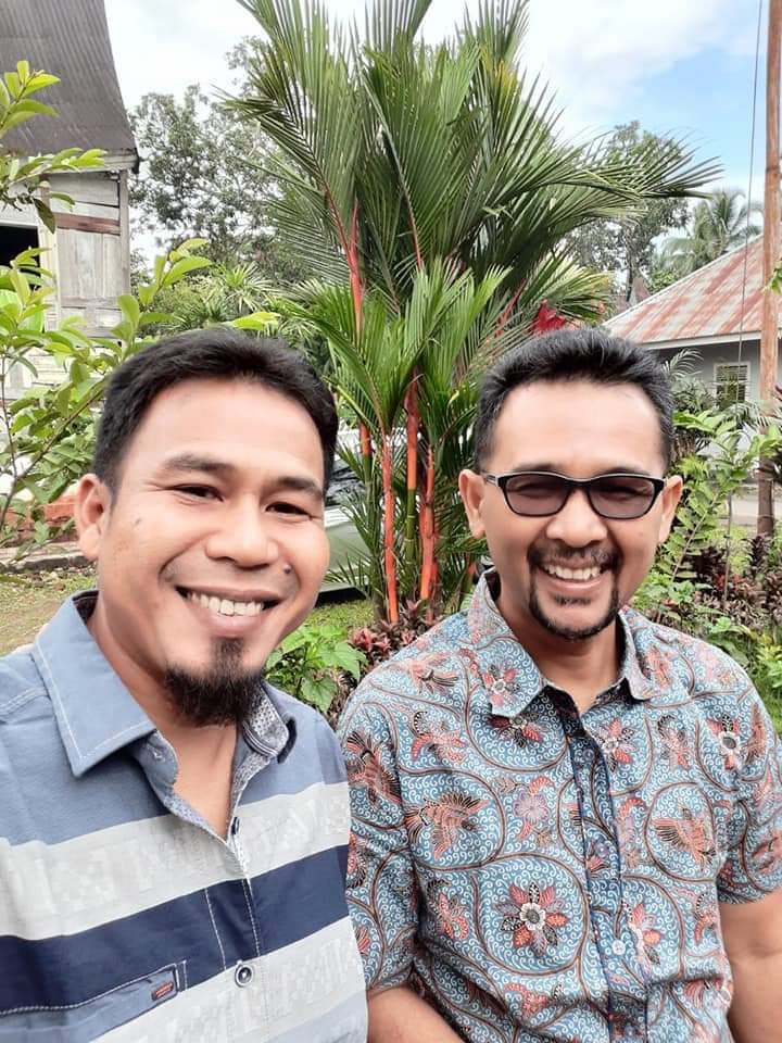 Eka Kodya, S.Kom MM, sebelah kanan berkacamata