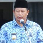 Anambas (HK) - Bupati Kabupaten Kepulauan Anambas (KKA) Abdul Haris, SH, memaparkan potensi Kabupaten termuda di Kepri ini di Kementerian Luar Negeri (Kemenlu). Langkah tersebut dilakukan agar potensi yang ada di Anambas dapat dijual hingga keluar negeri. "Kita sudah memaparkan potensi Anambas di Kemenlu," ujar Haris, Senin (2/12/2019). Ia menyebutkan, potensi Anambas sangat luar biasa, dengan 255 pulau dengan 26 diantaranya merupakan pulau berpenghuni. Bupati melanjutkan, dengan geografis kepulauan, Anambas sangat kaya dengan potensi alam baik itu pantai maupun pulau yang indah. "Selain itu daerah ini memiliki pulau dan pantai yang indah namun juga memiliki keindahan bawah laut yang sangat luar biasa," jelasnya seraya mengatakan daerah ini merupakan surganya para pelancong. Orang nomor satu di Anambas itu juga menambahkan, setelah audiensi dengan Kemenlu, akan dilaksanakan audiensi dengan Suhajar Dewantoro, Kepala BNPP. "Terakhir pada pukul 15.30 WIB akan dilaksanakan audiensi dengan CEO Buka Lapak.com direstoran Borobudur," katanya.(yud)