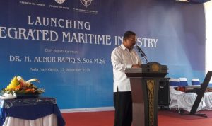 Bupati Karimun Aunur Rafiq saat melaunching Meral Integrated Maritime Industry. (ilham-haluankepri.com)