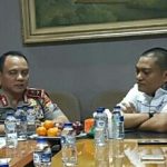 Kapolda Kepri, Irjen Andap Budhi Revianto (kiri) dengan Pemimpin Redaksi Haluan Kepri, Rinaldi Samjaya. (haluankepri.com)