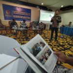 Ketua Bawaslu Kabupaten Karimun, Nurhidayat memberikan sambutan. (hengki/haluankepri.com)