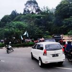 Jalan Tiban Kampung macet akibat polisi lakukan olah TKP tabrakan beruntun tadi malam. (dedi/haluankepri.com)
