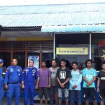 6 ABK KM Berkat Jaya 2 berhasil dievakuasi Tim SAR gabungan setelah kapal mereka tenggelam dihantam ombak dekat perairan Teluk Sebong, Jum'at (6/12) pagi. (okialexander/haluankepri.com)