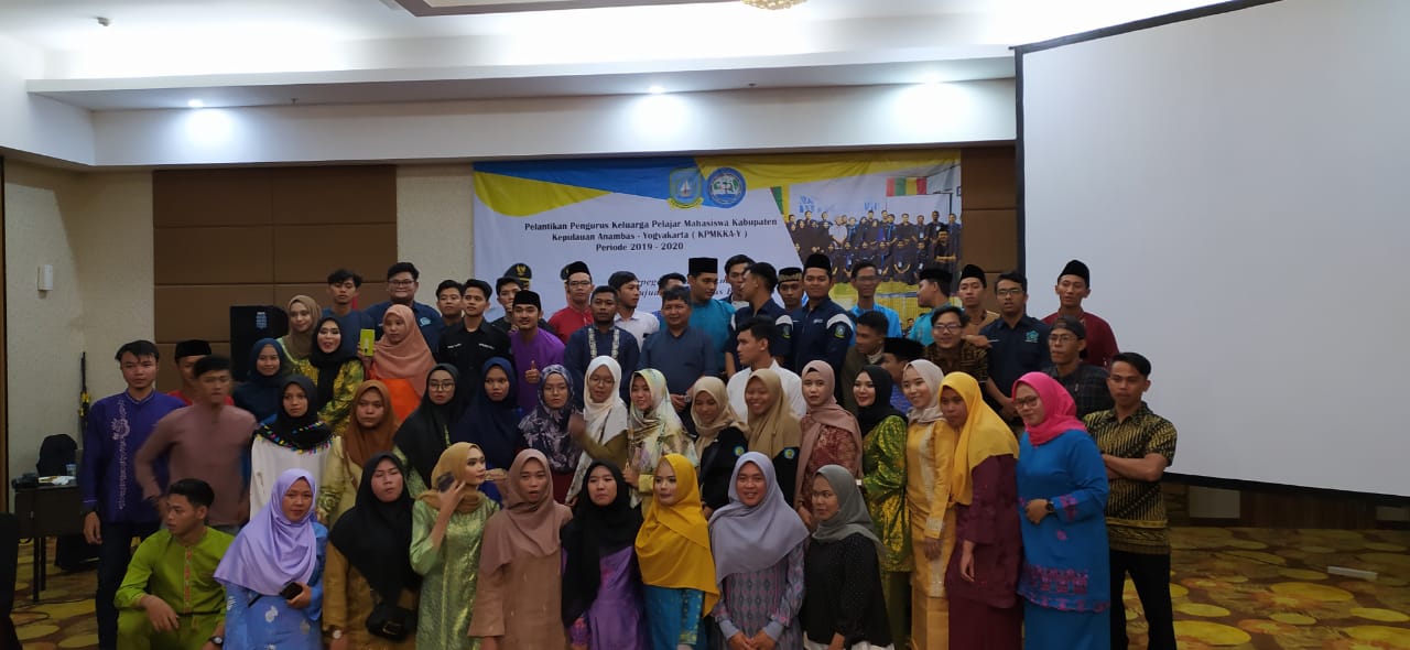 Foto Bersama Wakil Bupati dengan mahasiswa Anambas yang ada di Yogyakarta. (istimewa)