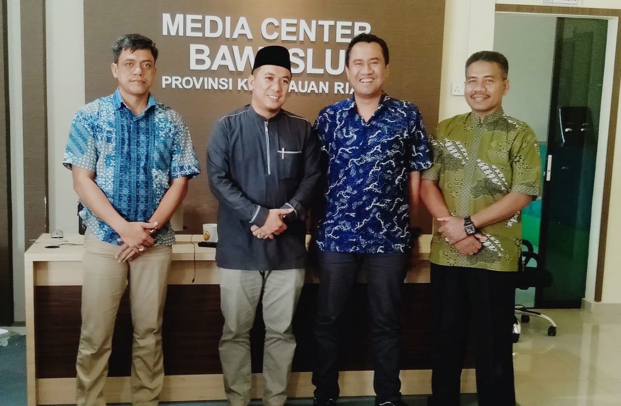 Bawaslu Kepri bersama KPU Kepri dan Polda Kepri saat menyusun IKP Pilkada Kepri 2020. (eva/haluankepri.com)