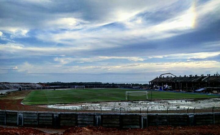 Pembangunan Stadion Dompak. (eva/haluankepri.com)