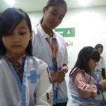 Para pengunjung anak-anak terlihat asyik memerankan profesi Dokter dan perawat didampingi oleh instruktur di Ninos, Dermaga Sukajadi, Batam, Senin (16/12/2019). (boby/haluankepri.com)ara pengunjung anak-anak terlihat asyik memerankan profesi Dokter dan perawat didampingi oleh instruktur di Ninos, Dermaga Sukajadi, Batam, Senin (16/12/2019). (boby/haluankepri.com)