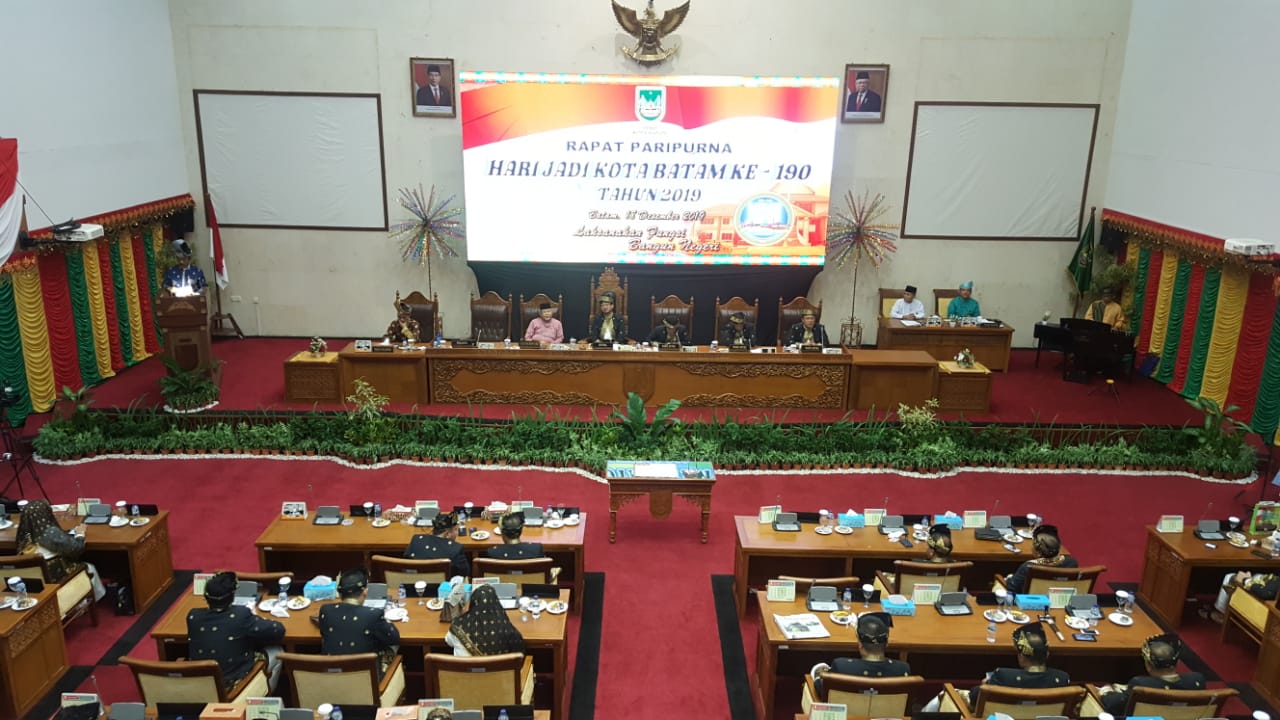 Walikota Batam, Muhammad Rudi, saat menyampaikan pidatonya dalam Sidang Paripurna Istimewa DPRD Kota Batam dalam rangka Hari Jadi ke-190 Kota Batam tahun 2019. (damri/haluankepri.com)