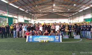 Foto bersama saat pembukaan turnamen futsal KNPI Anambas tahun 2019. (yudi/haluankepri.com) Foto bersama saat pembukaan turnamen futsal KNPI Anambas tahun 2019. (yudi/haluankepri.com)
