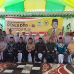 Anggota Komisi V DPR RI, Ansar Ahmad menyampaikan program pembangunan saat reses di Karimun. (ilham/haluankepri.com)