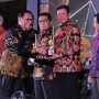 Pemerintah Provinsi Kepri menerima anugerah Revolusi Mental tahun 2019 dari Kementerian Koordinator Bidang Pembangunan Manusia dan Kebudayaan di Jakarta, Sabtu (21/12/2019). (istimewa)