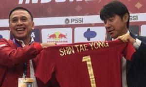 Shin Tae Yong (kanan) (internet)