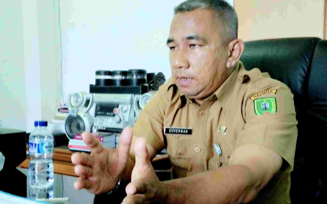 Kadisdik Kabupaten Natuna, Suherman. (fatur/haluankepri.com)